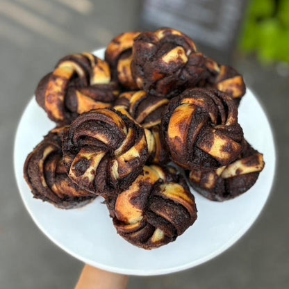 Chocolate Babka Buns